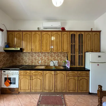 Three דירה Vlorë